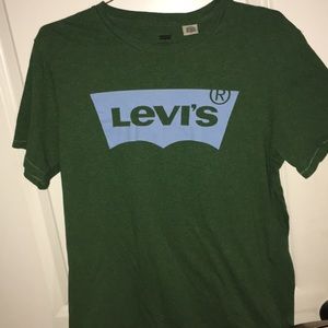 Levi tee